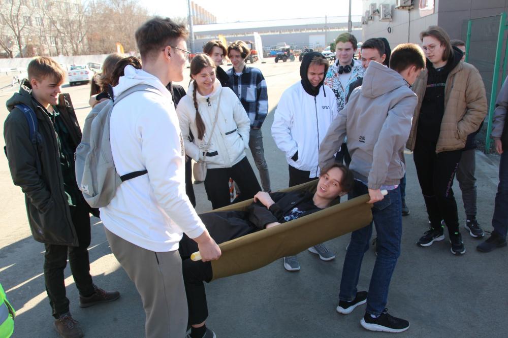 Учить безопасности на практике!